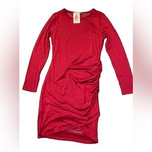 BTFBM womans size medium red BODYCON pullover dress Ruched side NWT crew neck